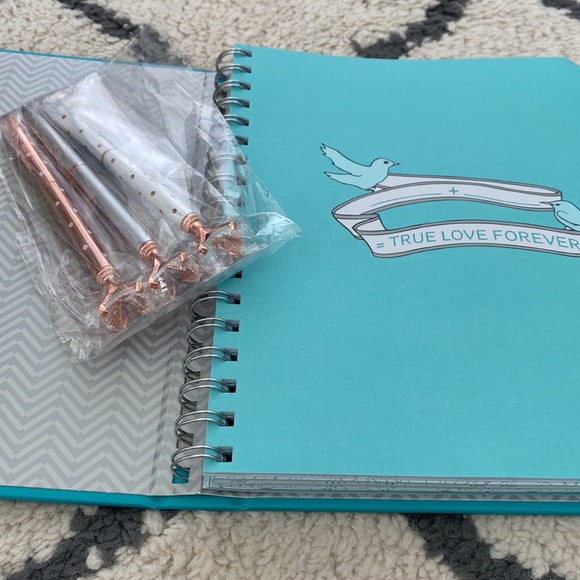 💜 5/$30 Sale: Bride to be Journal and Diamond Pens - Picture 3 of 8